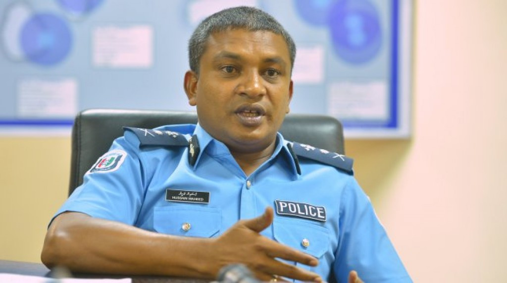 ކުރީގެ ސީޕީ ވަހީދު ފުލުހުންނަށް؛ ސަފާރީގައި އަންހެންމީހާއަށް ޖިންނިއެއް ގޯނާކުރީތަ؟