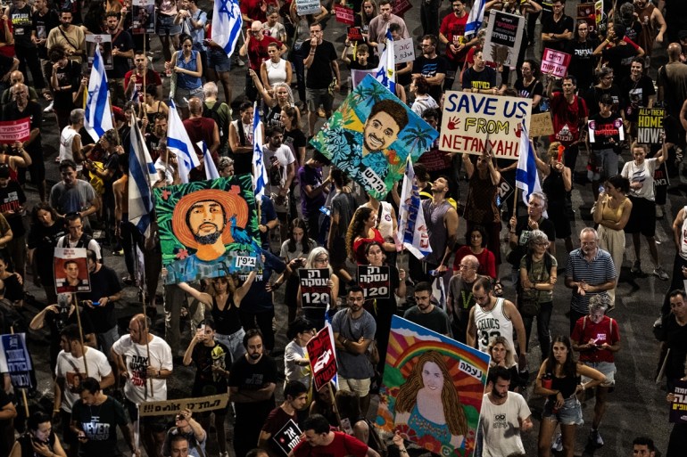 ހަނގުރާމަ ހުއްޓާލުމަށް ގޮވާލާ އިސްރާއީލުގައި ވަރުގަދަ މުޒާހަރާތަކެއް!