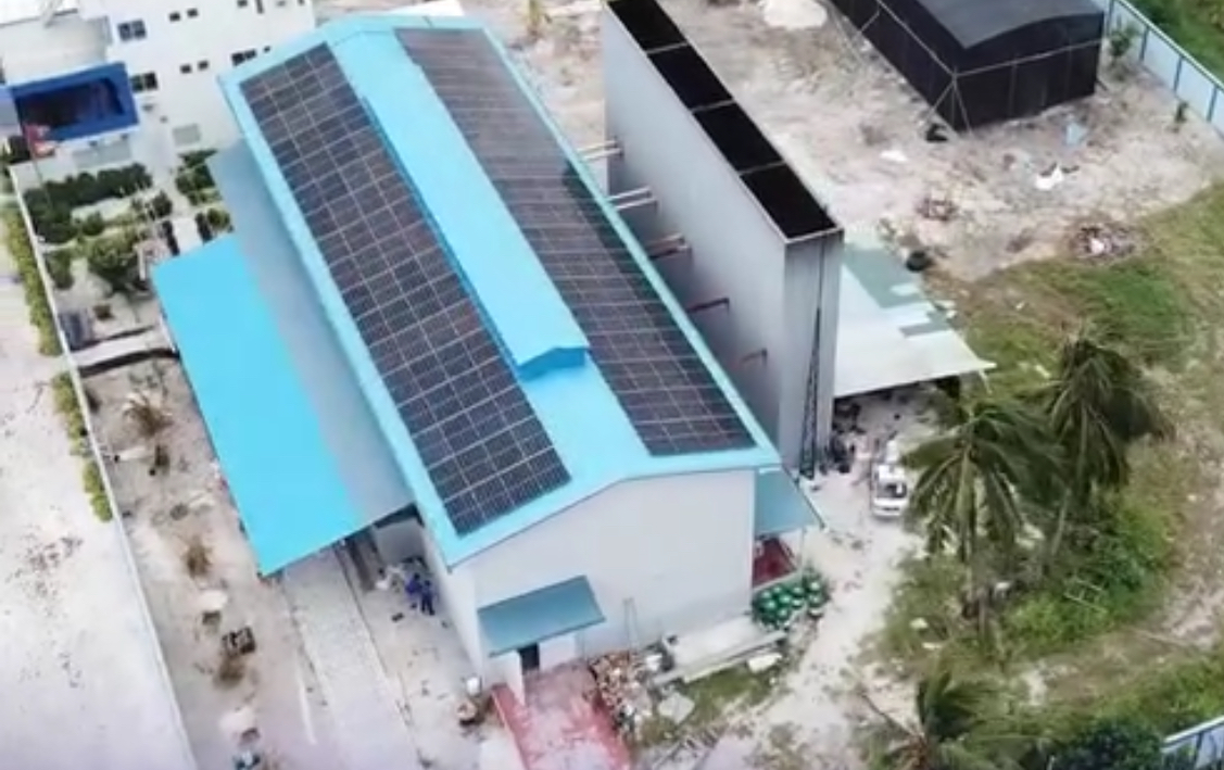 އއ. ތޮއްޑޫ އިންޖީނުގޭގައި ސޯލާ ޕެނަލް ހަރުކޮށްފި