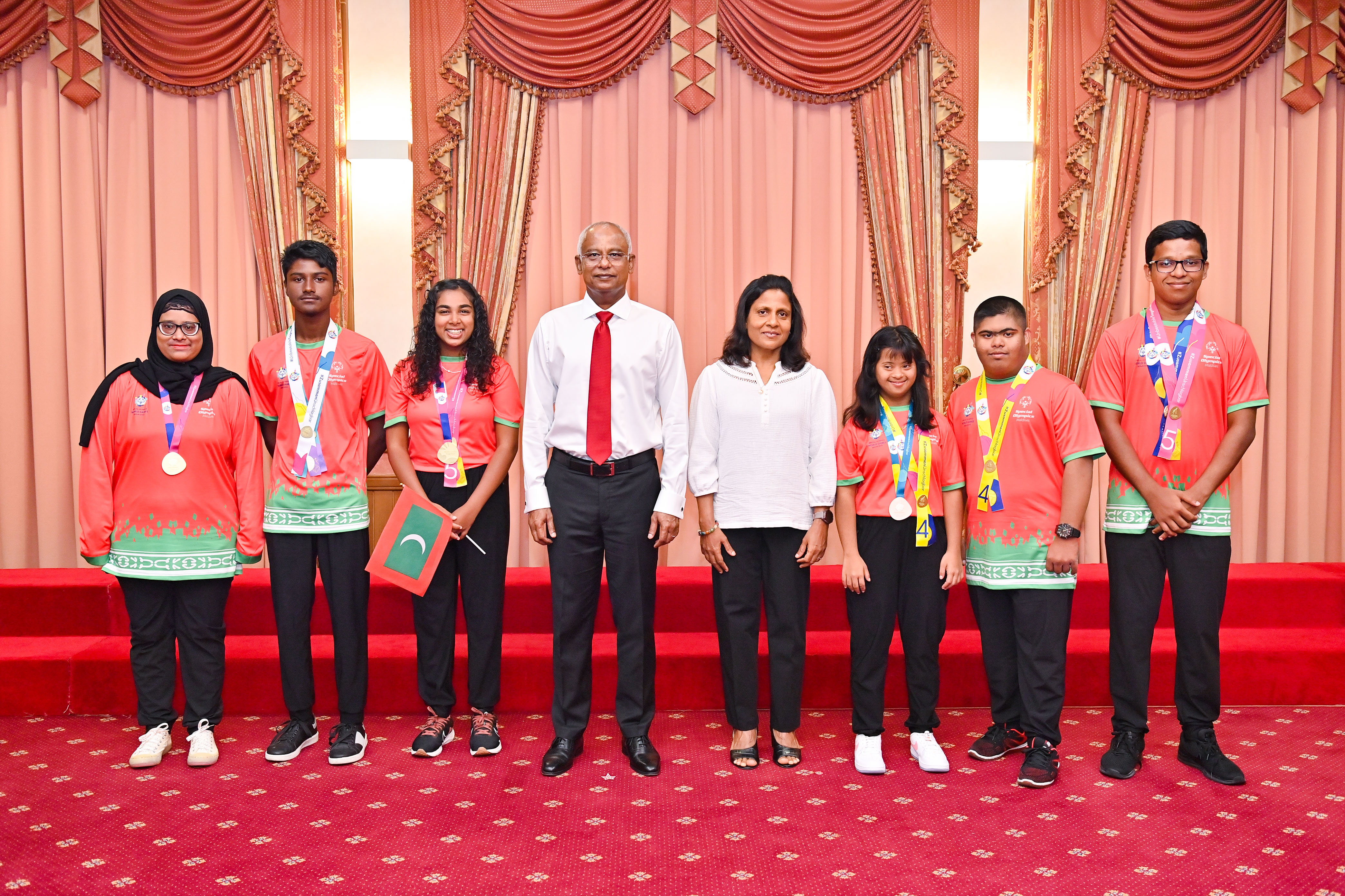 ސްޕެޝަލް އޮލިމްޕިކްސް ޓީމަށް ރައީސްގެ ދެކަނބަލުން މަރުޙަބާ ވިދާޅުވެއްޖެ