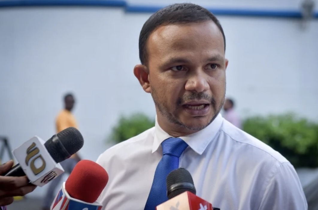 ރައީސް މުއިއްޒަކީ ބާރުތައް އެއްކުރުމުގައި ހައްދުން ނައްޓާފައި ހުރި ބޭފުޅެއް: އަލީ ހުސައިން