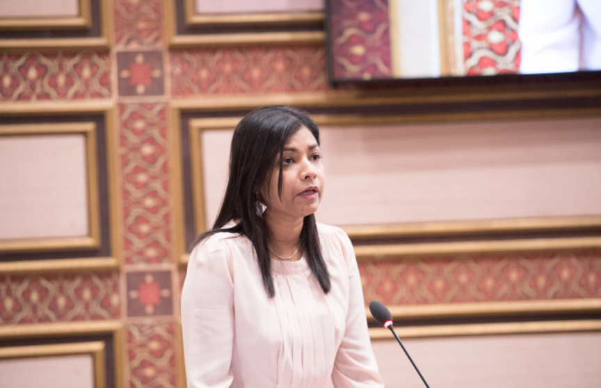 އަންހެނުން މަގާމުތަކަށް ތައްޔާރު ކުރުމުގެ މަސައްކަތް އެމްޑީޕީގައި ނުހިނގާ: ރޮޒޭނާ