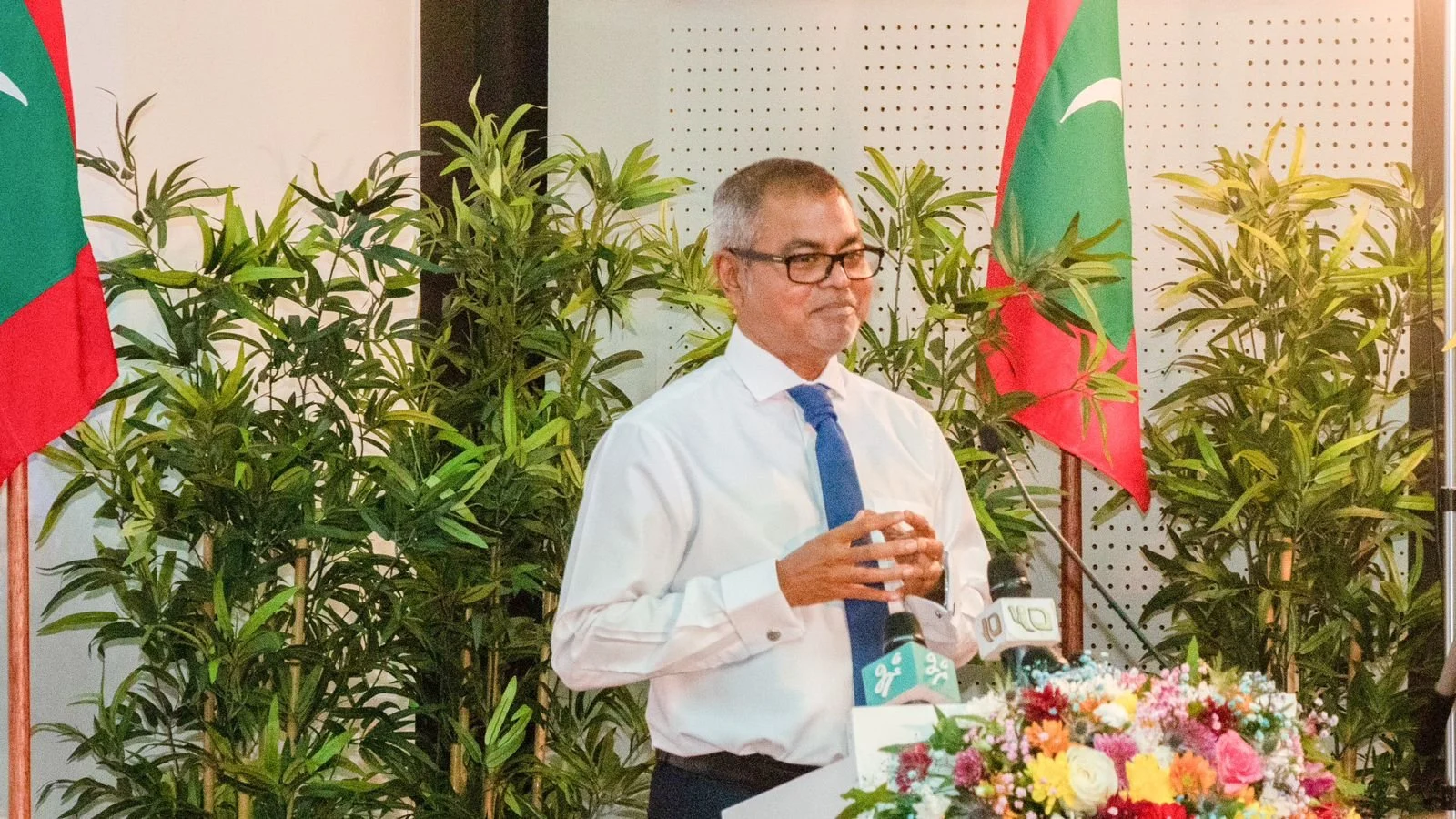 Maldives temporarily suspends dredging projects to protect coral reefs