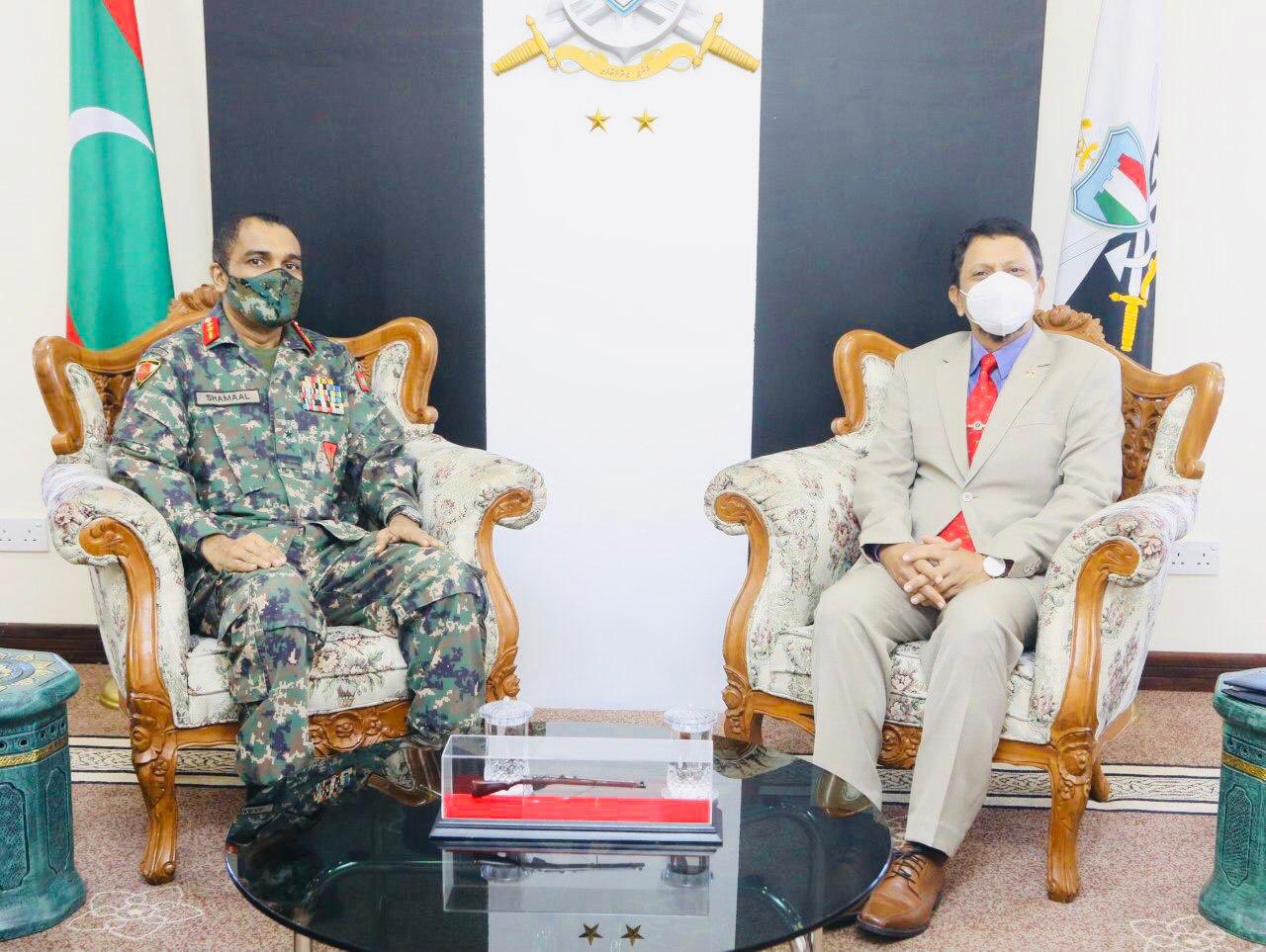 ބަންގްލަދޭޝްގެ ހައިކަމިޝަނަރު، ޗީފް އޮފް ޑިފެންސް ފޯސްއާ ބައްދަލުކުރައްވައިފި