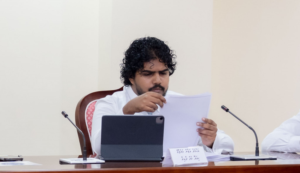 ހަންކެޑެ މަޝްރޫއުގެ މަސައްކަތް ނުފެށި ލަސްވާތީ މަޖިލީހުގެ ރައީސަށް އަޒާންގެ ސިޓީއެއް