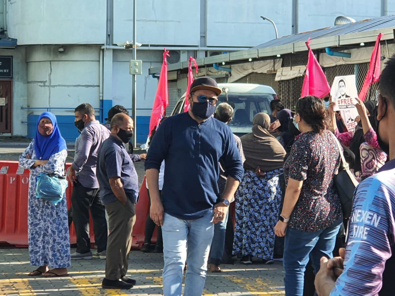 ކްރިމިނަލް ކޯޓު ސަރަހައްދުގައި އިދިކޮޅުން އިހުތިޖާޖުކުރަނީ