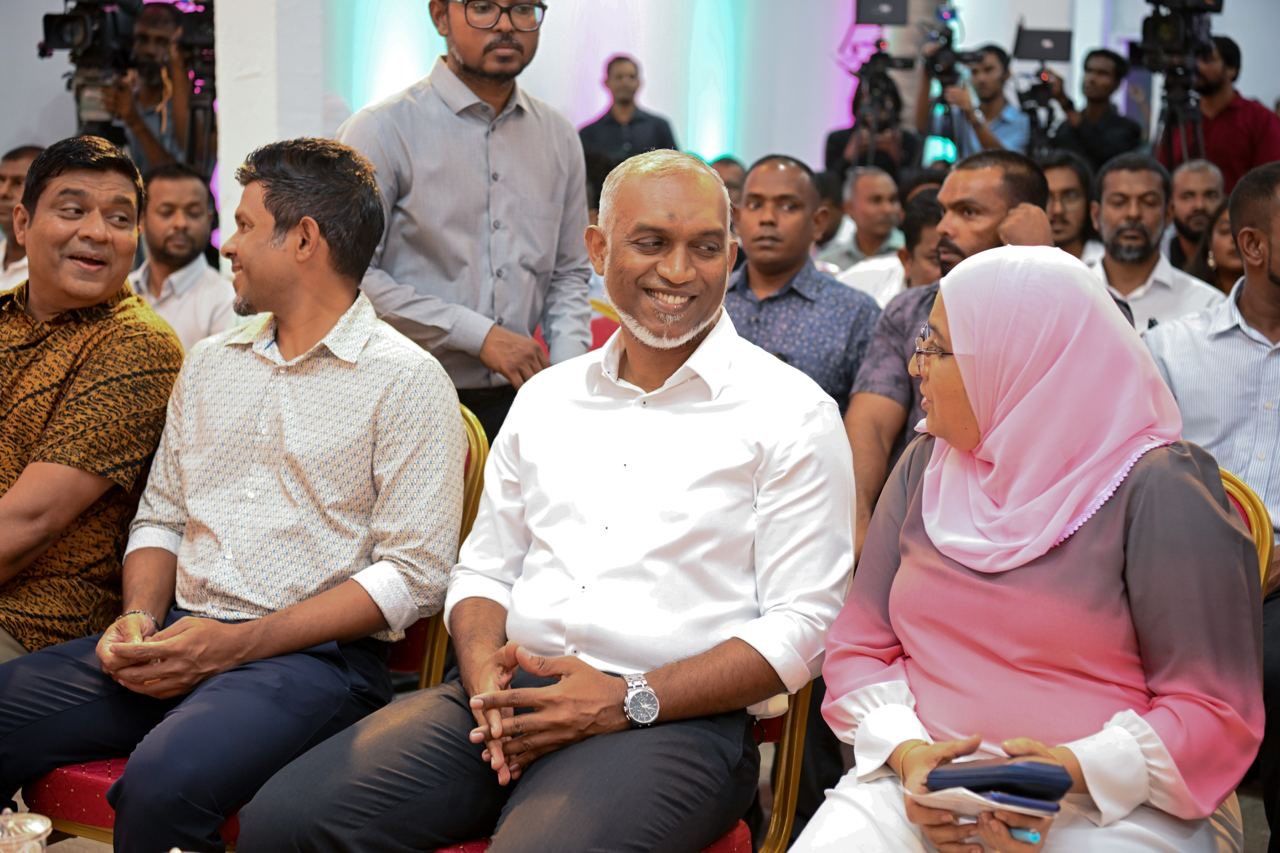 ހޮވަންވީ ސަރުކާރާ ރައްޔިތުންނާ ދެމެދު މެދުވެރިއެއްގެ ގޮތުގައި ހުންނަވާނެ މޭޔަރެއް: ރައީސް