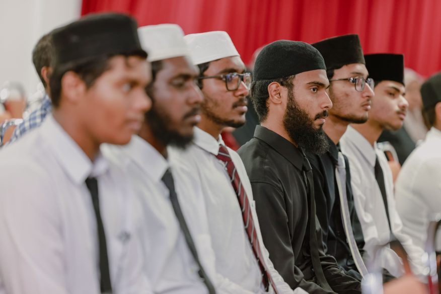 އިމާމުވެ ކޭތަ އަދި ހުކުރު ނަމާދުކުރުމުގެ ވަގުތީ ހުއްދަ ގްރޭޑު ހަޔަކުން މަތީގެ ކުދިންނަށް ދެނީ