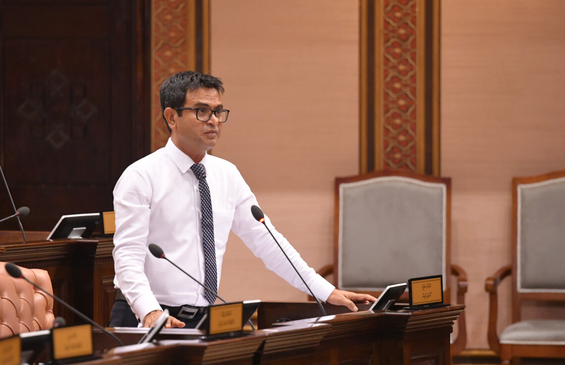 ވަޒީރުންނާ ސުވާލު ކުރުމުގެ ގާނޫނު އުވާލަން ހުށަހަޅައި ބަހުސް ފަށައިފި