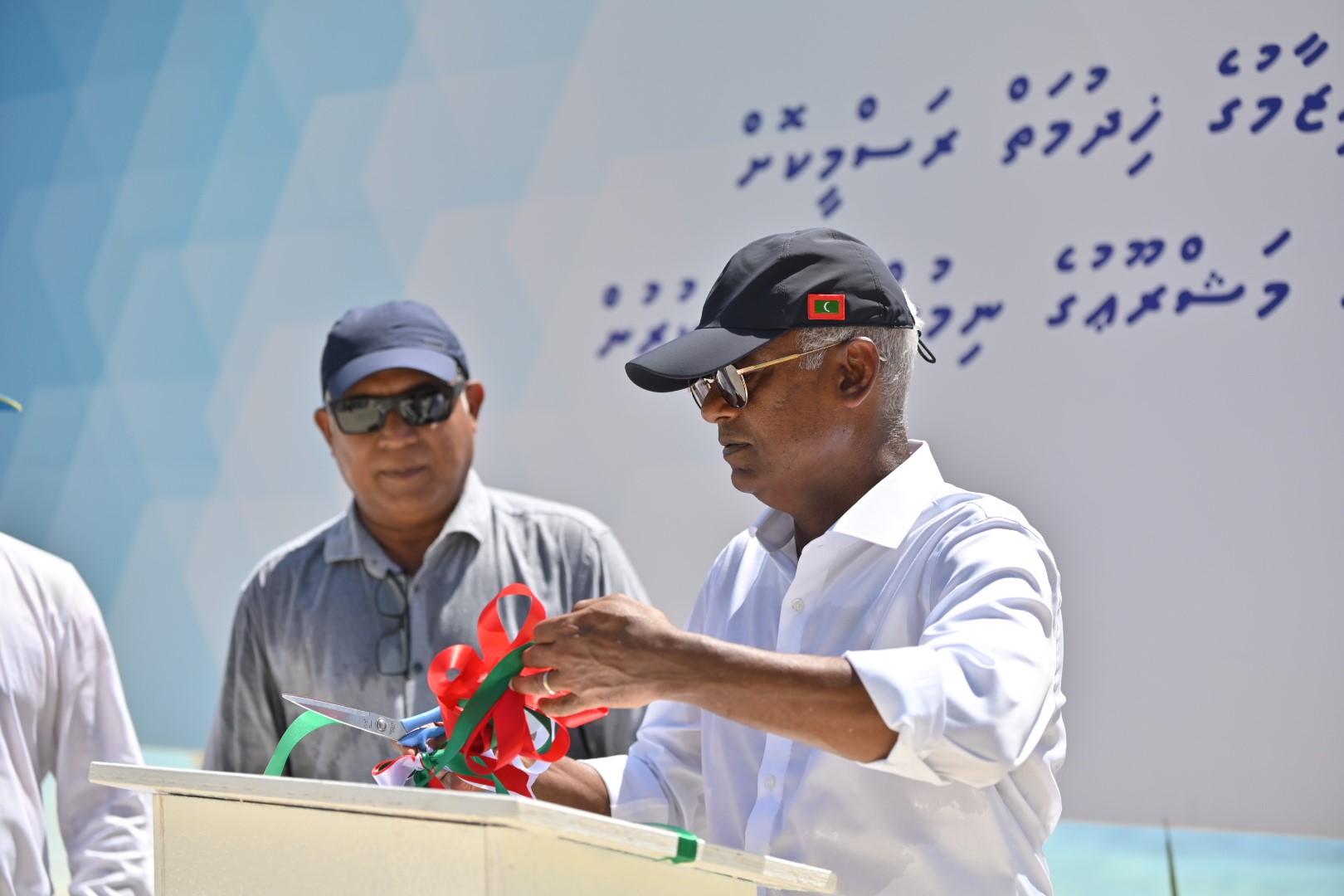 ގާދިއްފުއްޓާއި މަޑިފުށީގައި ހިންގާފައިވާ މަޝްރޫޢުތަކުގެ ނިމުން ރައީސް ފާހަގަކޮށްދެއްވައިފި