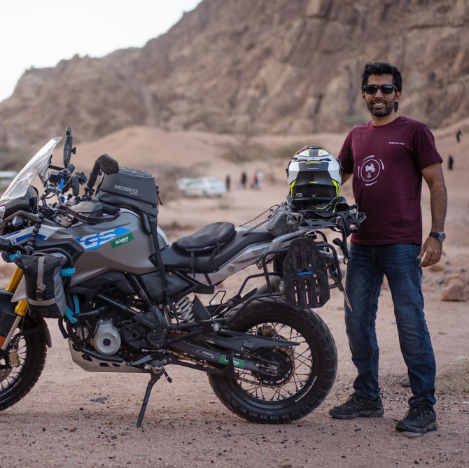 ޕާކިސްތާނުގެ ރައްޔިތަކު އުމްރާއަށް ކުރި 50 ދުވަހުގެ ދިގު ދަތުރު