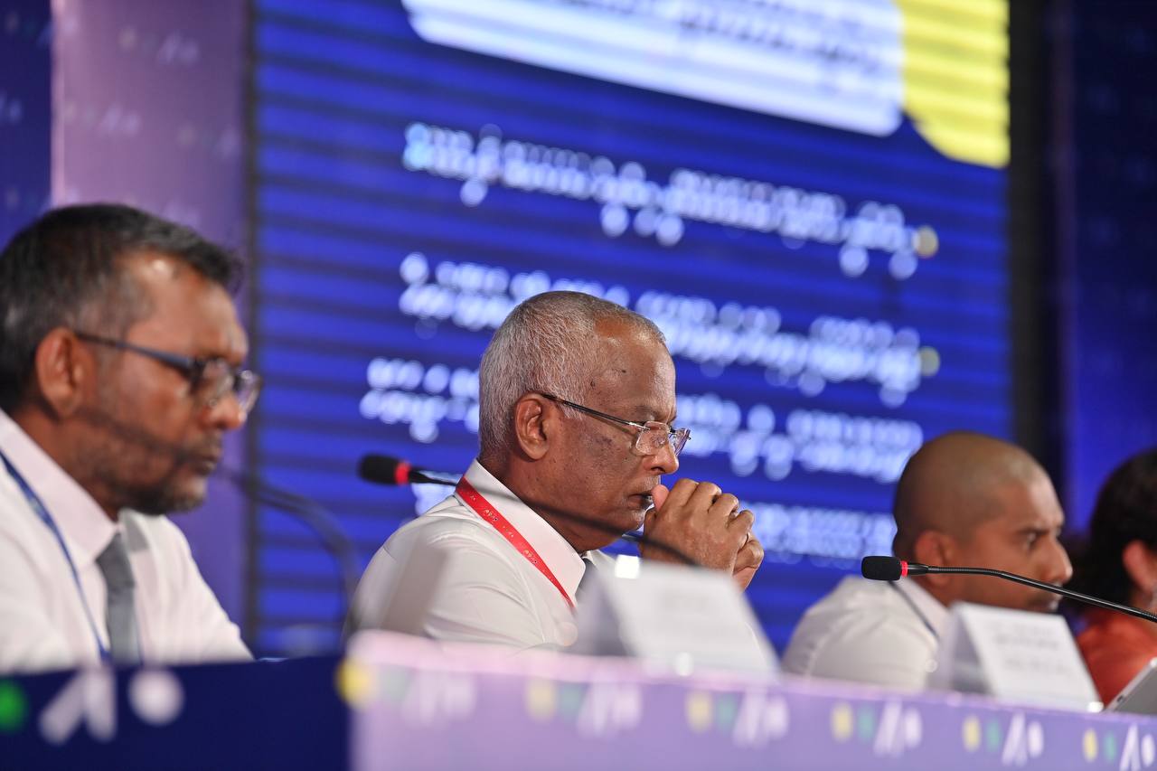 އެންމެ އިސްސަފުގައި މަސައްކަތްކުރާ އަންހެނުންގެ އަދަދު އިތުރު ކުރުމަކީ އަމާޒެއް: ރައީސް