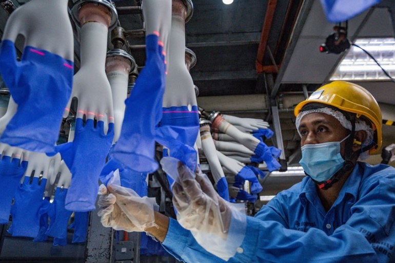 މެލޭޝިޔާގެ އަންގި އުފައްދާ ފެކްޓަރީގެ މުވައްޒަފަކު ކޮވިޑް ޖެހިގެން މަރުވެއްޖެ