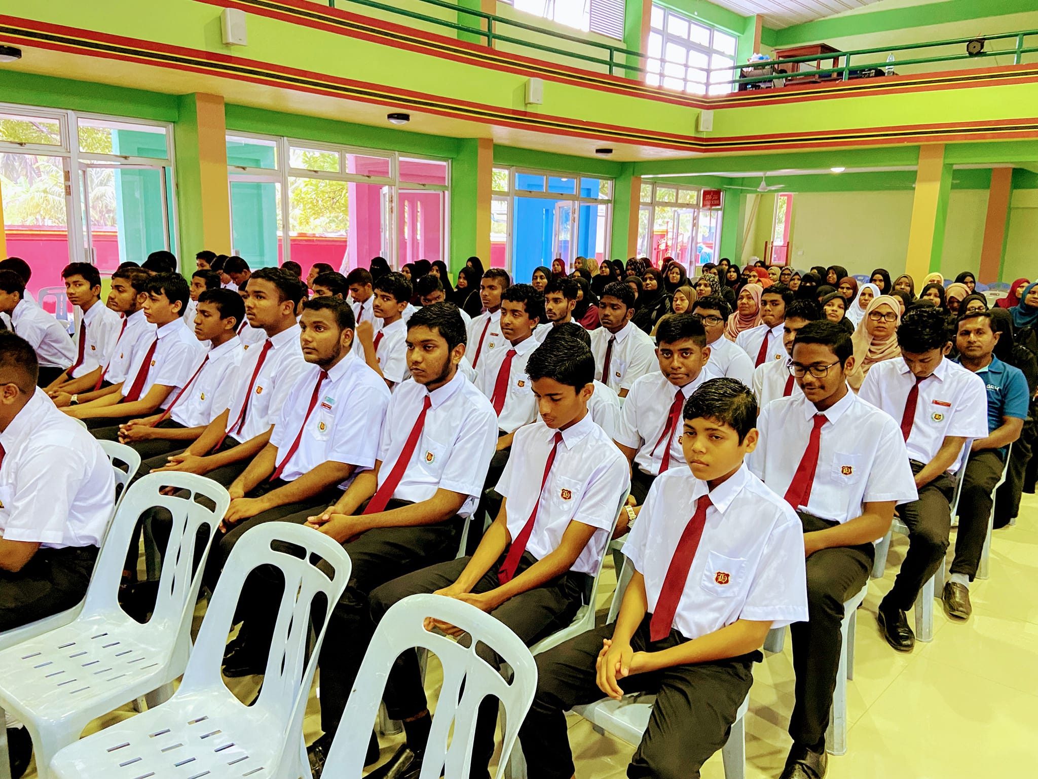 ތިމާވެށީގެ ދާއިރާއިން ހިލޭ ކިޔެވުމަށް ލ. އަތޮޅުގެ 15 ދަރިވަރަކަށް ސްކޮލަޝިޕް ދެނީ