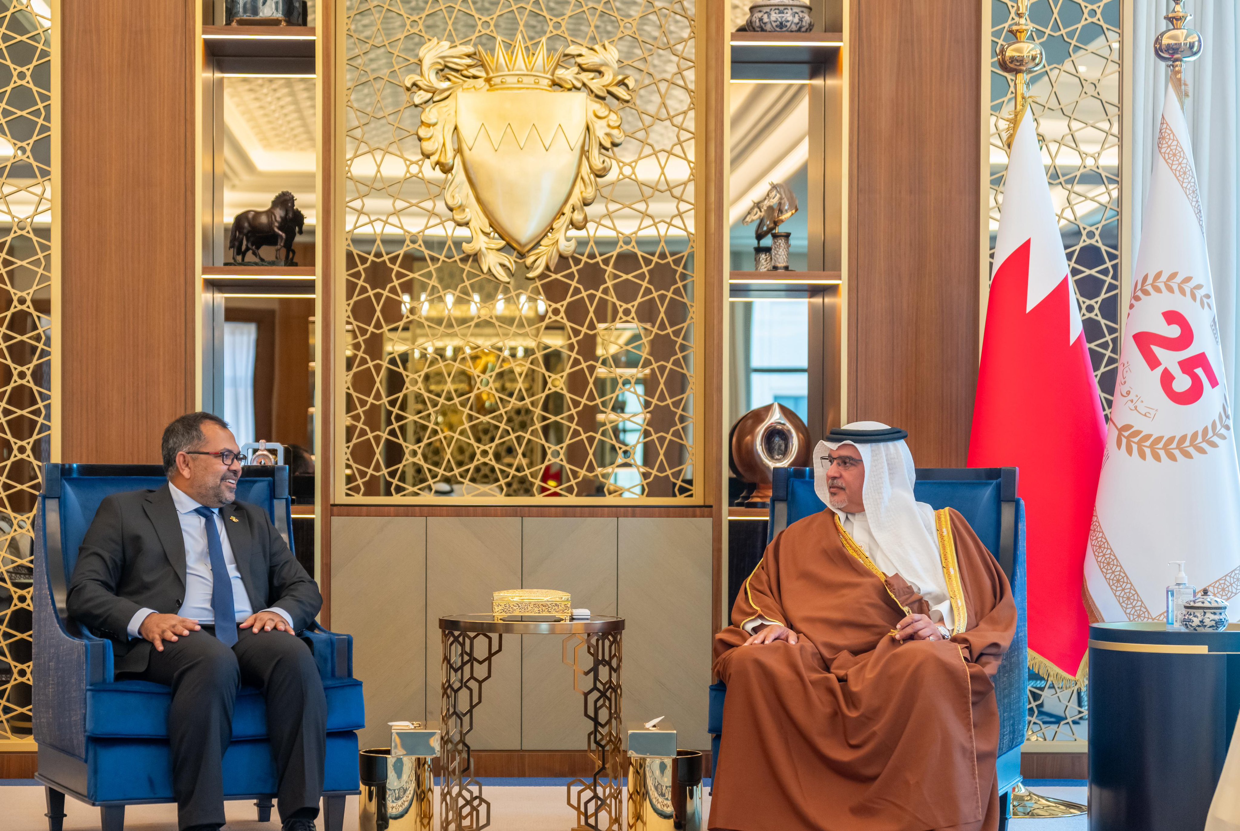 ބަހުރެއިންގެ ރަސްގެފާނަށް ރައީސް މުޢިއްޒުގެ ސިޓީފުޅެއް އަރުވައިފި