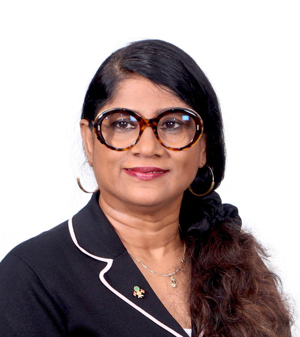 ދިވެހި ސިފައިންގެ ޚިދުމަތް ބަލައިގަނެ ރަން އަކުރުން ފަވާލަން - ދިފާޢީ ވަޒީރު