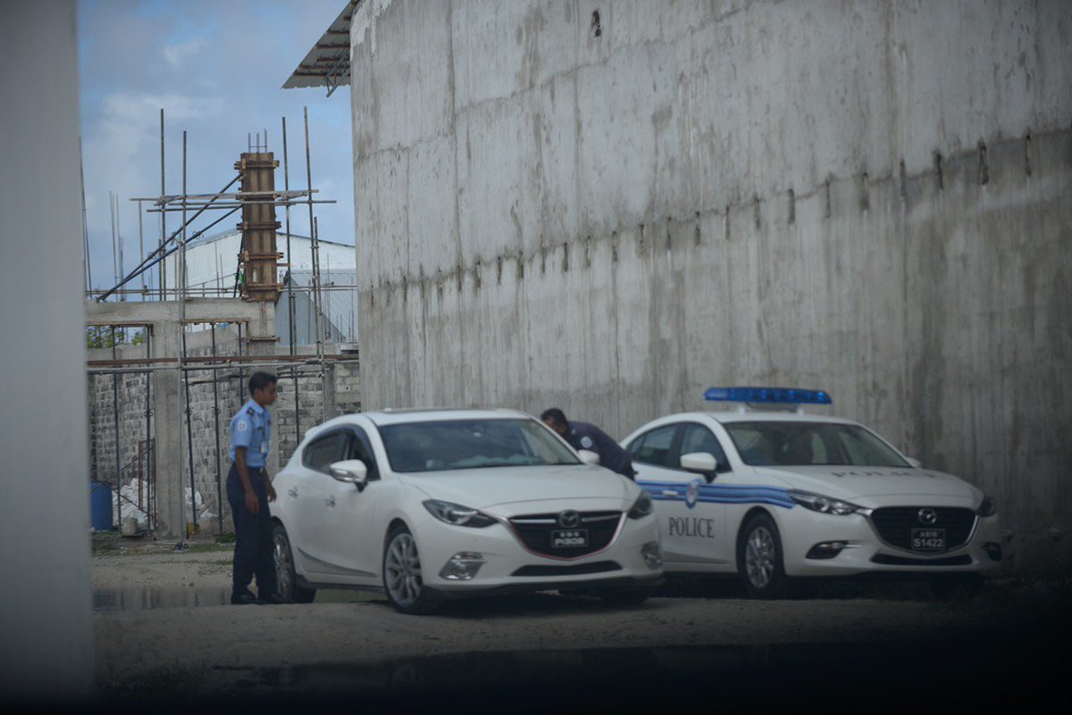 އިންޑަސްޓްރިއަލް ޒޯނުން ފެނުނު ފައިސާތަކެއްގެ ވެރިފަރާތް ހޯދަނީ