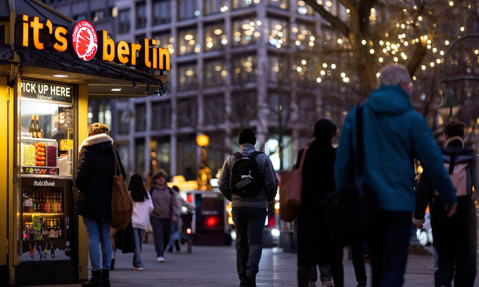 ޖަޕާން ފަހަތަށްޖައްސާލައި، އިގުތިސާދީ ގޮތުން ތިންވަނަ މަގާމު ޖަރުމަނަށް