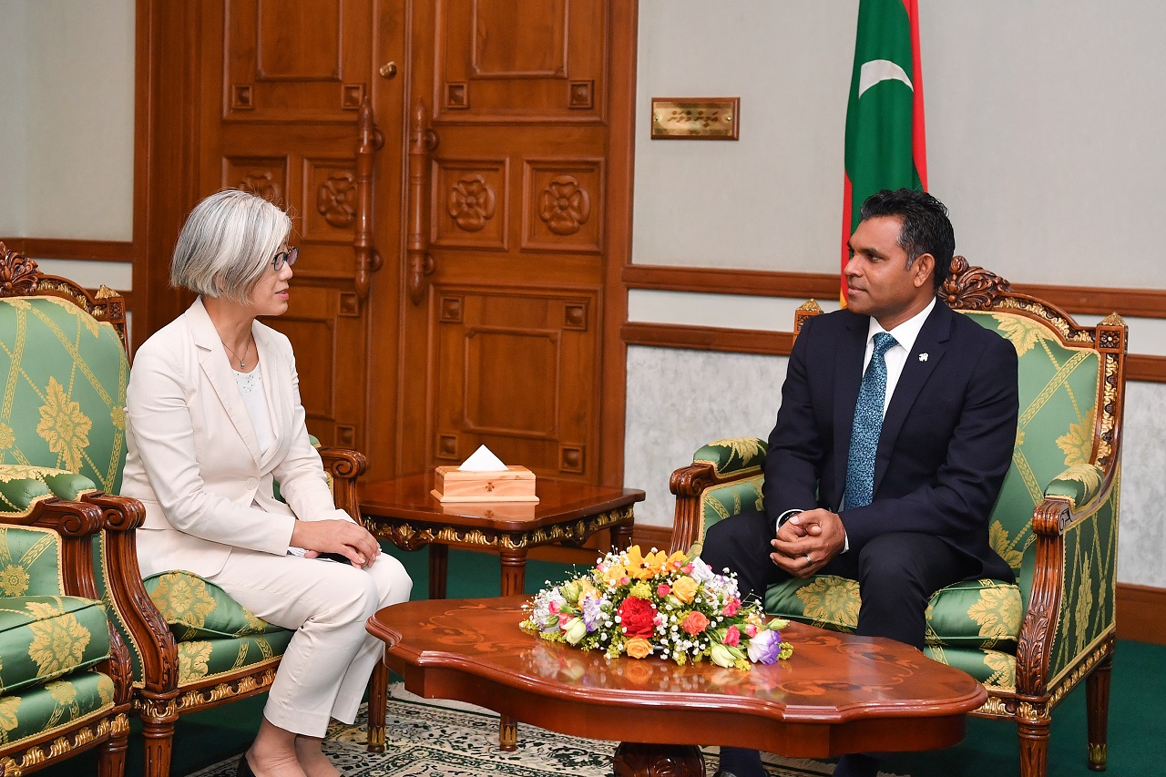 ޖަޕާނު ސަފީރު ނައިބު ރައީސްގެ އަރިހަށް އިޙްތިރާމުގެ ޒިޔާރަތެއް ކުރައްވައިފި