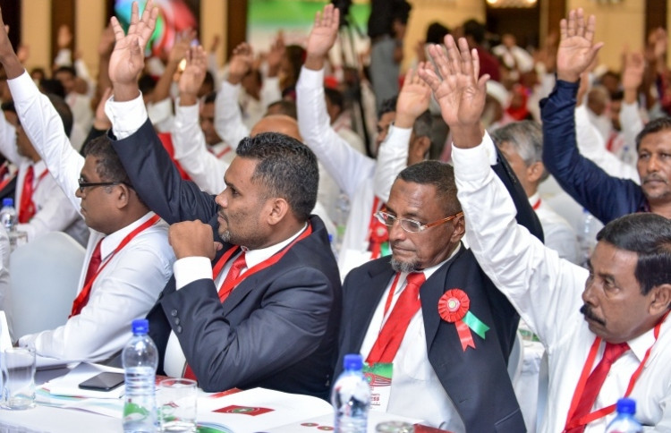 ސައުދުގެ ނަސޭހަތެއް ފަނޑިޔާރުންނަށް: މަގާމުން ވަކިކުރިޔަސް، އިސްތިއުފާ ދެއްވިޔަސް ސިޔާސީނުވޭ