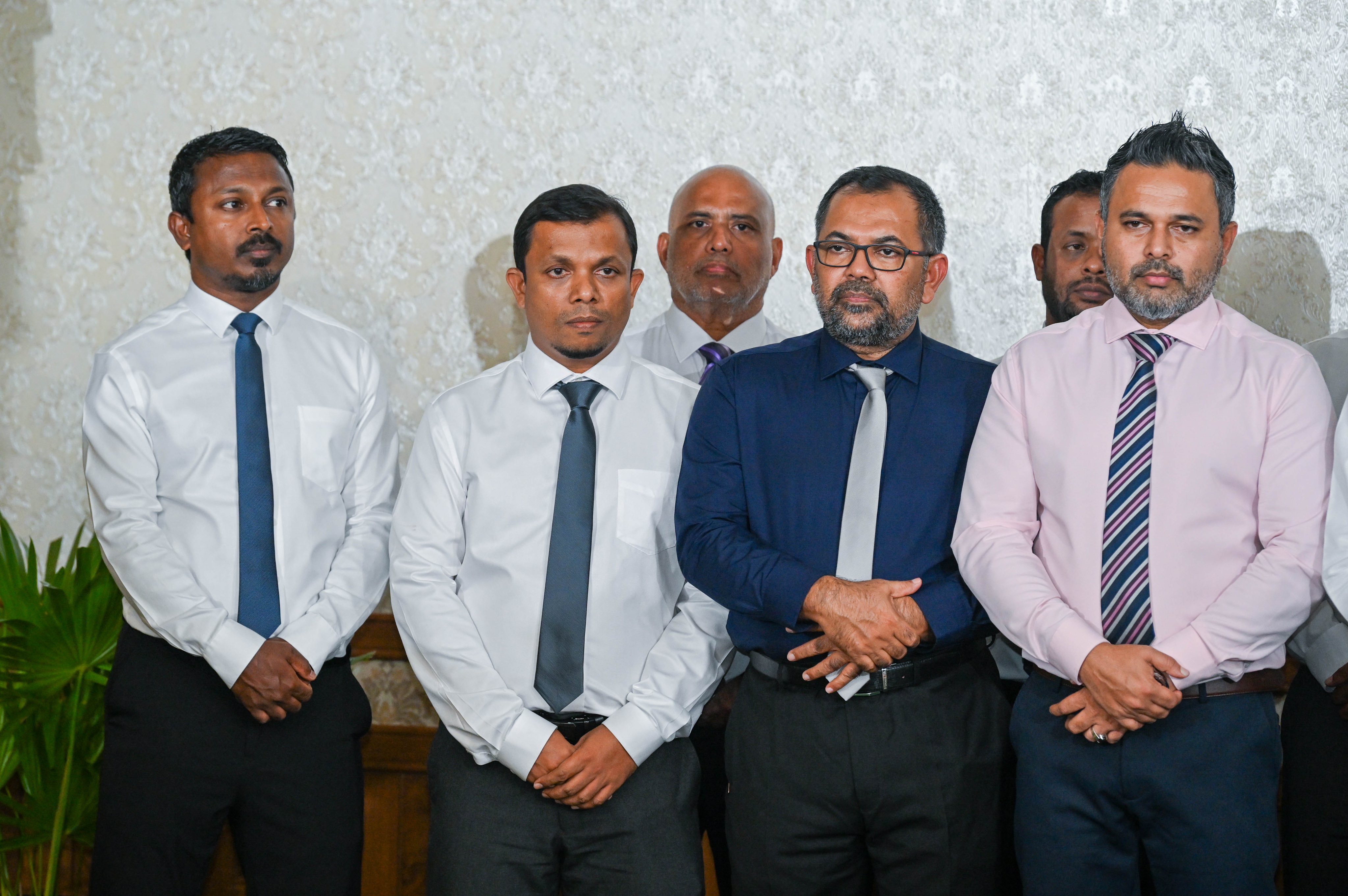 އިންޑިޔާ މައްސަލައިގައި ވަޒީރު ޒަމީރާއި ތިން ނައިބުން މަޖިލީހަށް ހާޒިރުކުރަނީ