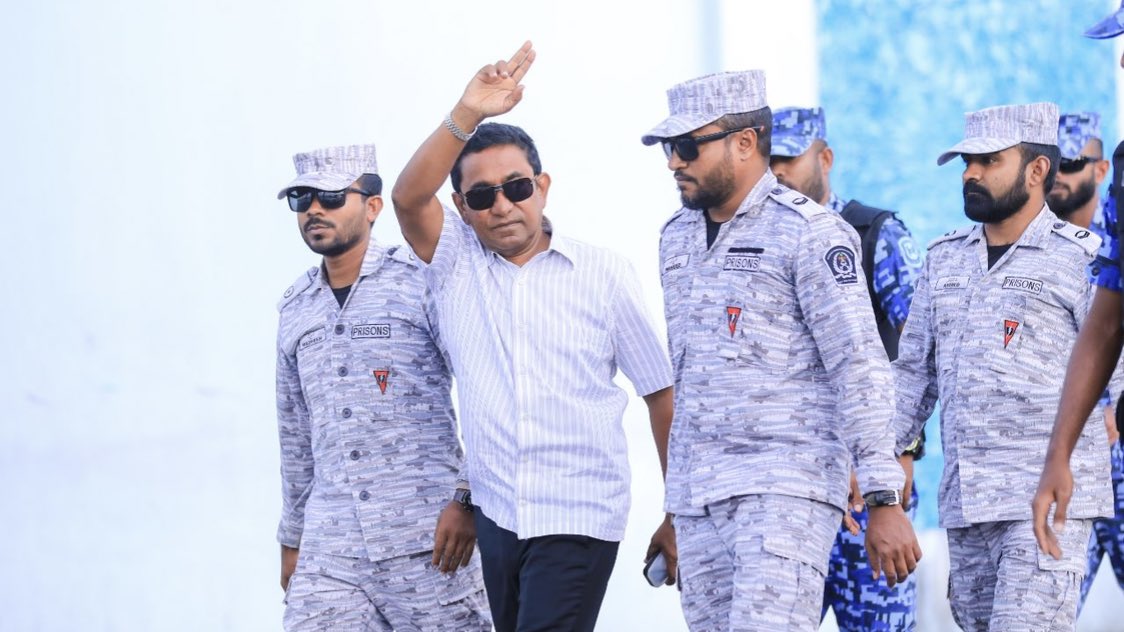 ރައީސް ޔާމިނަށް ހުކުމްކުރީ ޖަލަށް ލާންޖެހޭ ކަަމަށް ވިދާޅުވި ފަނޑިޔާރުން: އަލްހާން