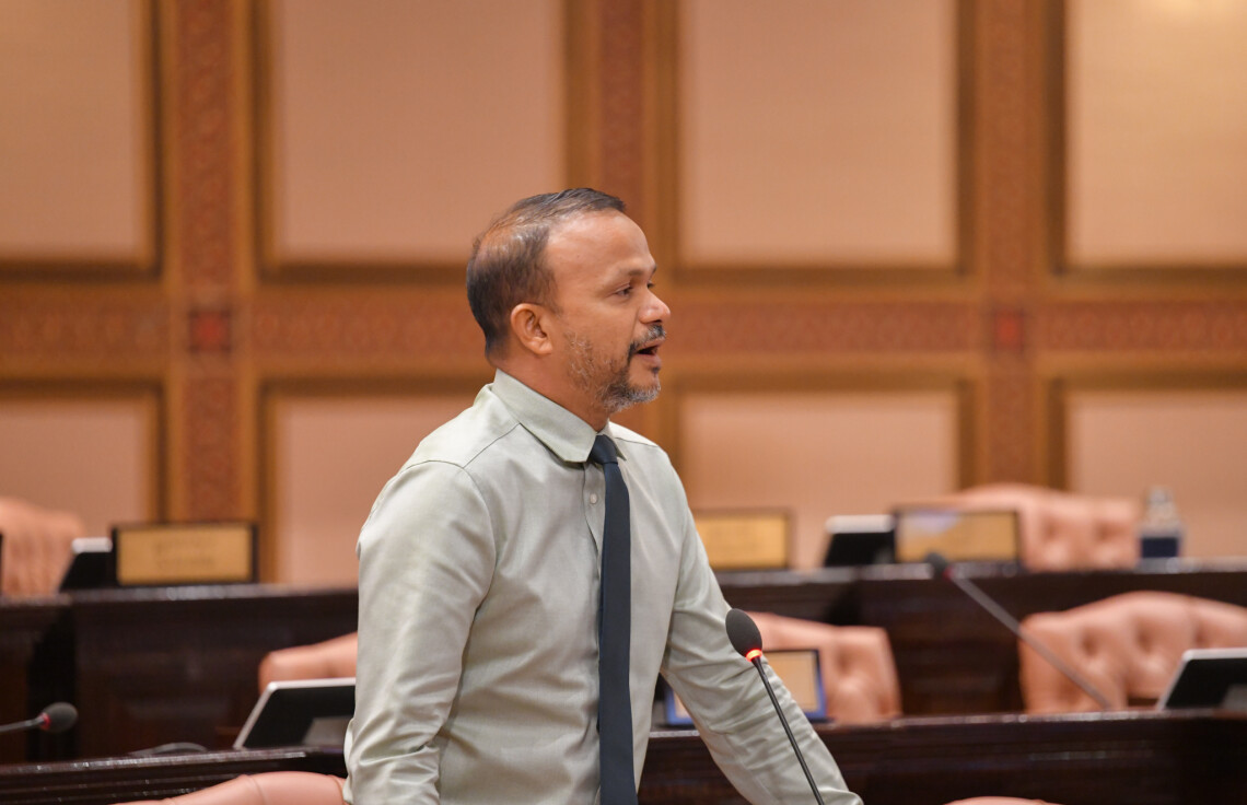 މާލޭގެ ތޮއްޖެހުމަށް އޮތް ޙައްލަކީ މާލެއާ ދުރުގައި ވަރުގަދަ ދެ ސިޓީ ތަރައްޤީ ކުރުން: ޢަލީ ޙުސައިން