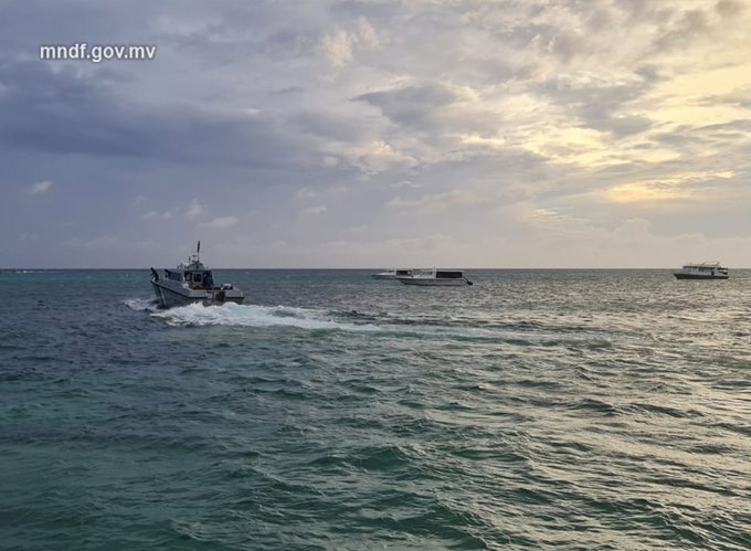 ސަޕްލައި ދޯންޏެއް އަޑިއަށްގޮސް 5 މީހުން ގެއްލިއްޖެ