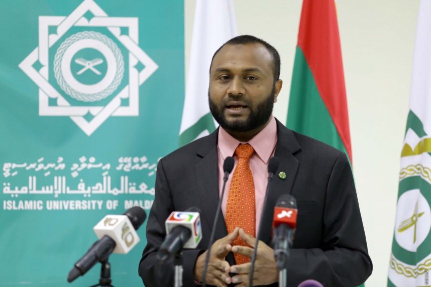 ޤުރުއާނާއި އަރަބި ކިޔަވާދޭ ޓީޗަރުން ރާއްޖެއިން ބޭރުން ގެންނަން ޖެހޭ ސަބަބެއް އޮތްތޯ ޑރ. ޝަހީމް ސުވާލު އުފައްދަވައިފި