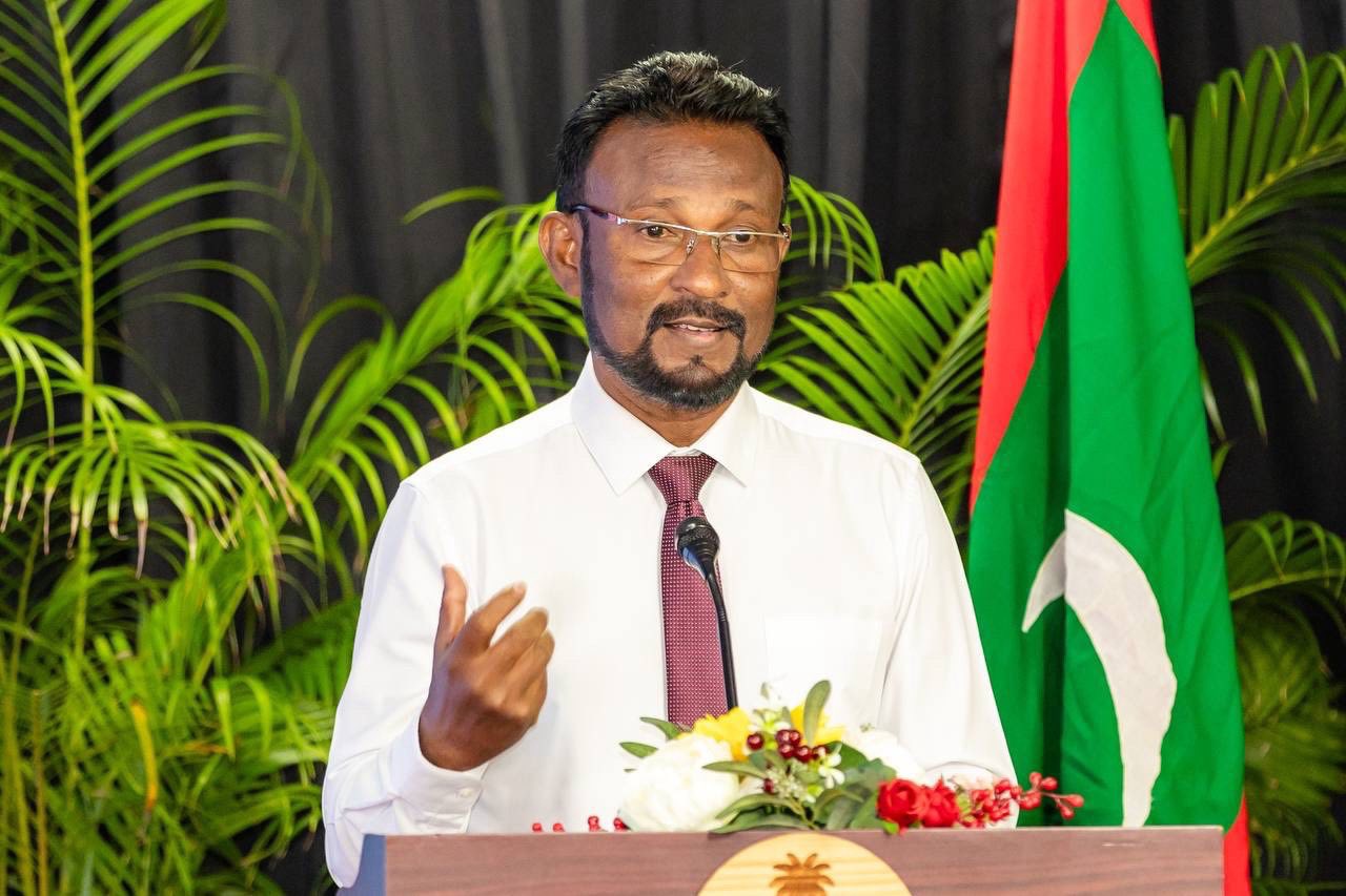 ދިވެހި ބަހުގެ އެކެޑަމީގެ ރައީސް އަޝްރަފް އިސްތިއުފާ ދެއްވައިފި