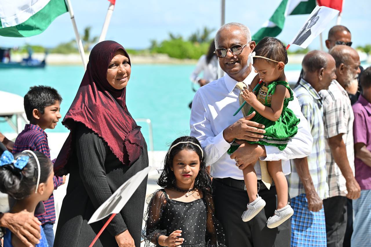 ކޮވިޑުގެ ބުރަ ރައްޔިތުން އުފުލަން ނުޖެހުނީ ސަރުކާރުން އެ ބުރަ އުފުލުމުން: ރައީސް