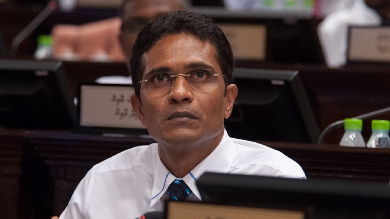 ރާއްޖެ ދޫކޮށް ފިލާކަށް ނޫޅެން - ނިހާން