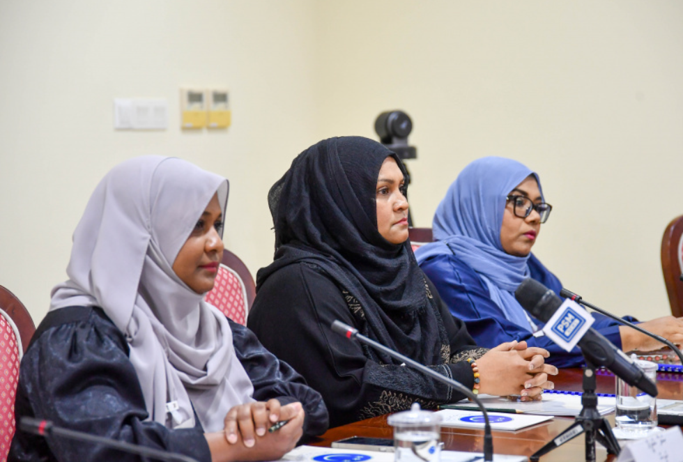 ބްރޯޑްކޮމްގެ މެމްބަރުން-