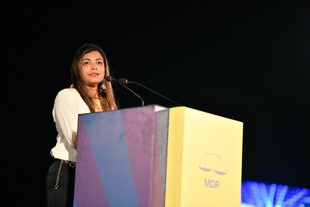 ރައްޔިތުންގެ ފައިސާއަށް ޚިޔާނާތްތެރިވުމަކީ ޖަލަށް ލާންޖެހޭ ކަމެއް: ރޮޒައިނާ