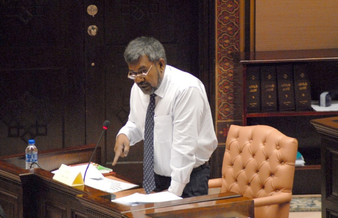 ބަރުލަމާނީއަށް ތާއިދުކުރާ ކެންޑިޑޭޓުންނަށް ވޯޓުދިނުމަކީ ގައުމާ އެމްޑީޕީއަށް އޮތް ނުރައްކަލެއް: އިބްރާ