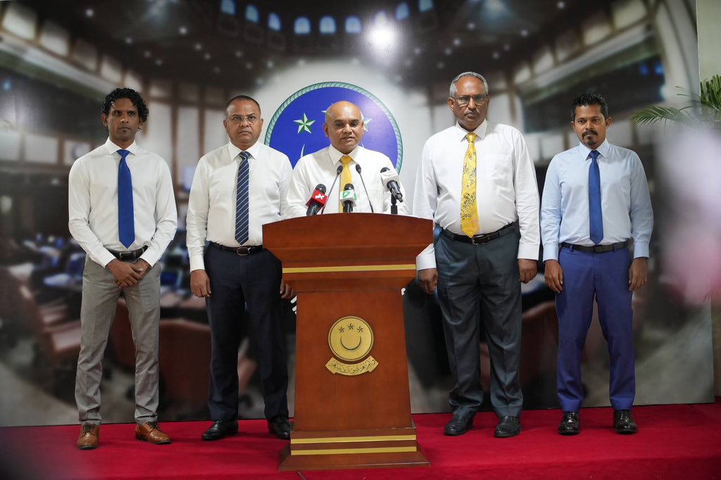 މުސާރަތައް ބޮޑުކުރީ ރައީސް އޮފީހުން ފޮނުވި ހުށަހެޅުމަކާއި ގުޅިގެން: މާލިއްޔަތު ކޮމިޓީ