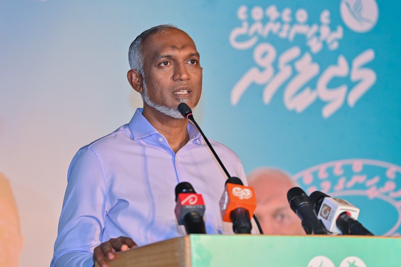 ފައިސާ ޗާޕުނުކޮށް، މުސާރަދީ ބަރާބަރަށް މިދަނީ ދަރަނި އަދާކުރަމުން: ރައީސް