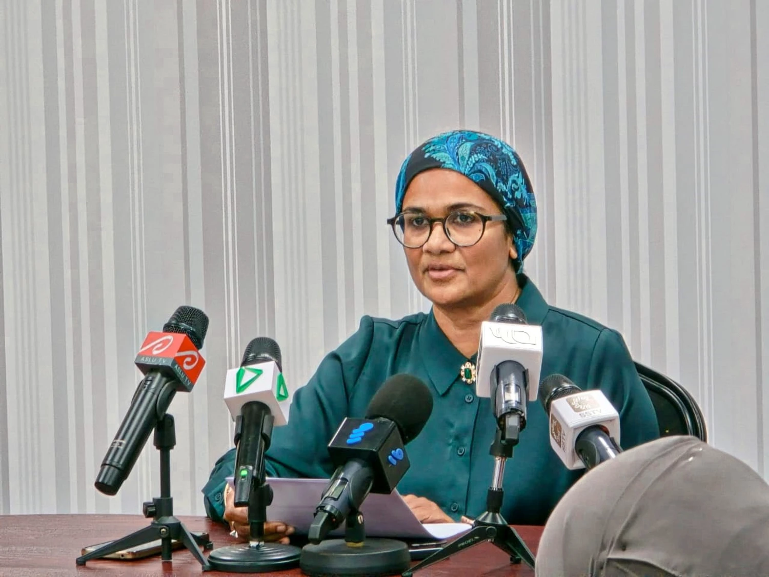 2،000 އަށްވުރެ ގިނަ ދިވެހި ދަރިވަރުން ދަނީ ބޭރު ގައުމުތަކުގައި ކިޔަވަމުން: މިނިސްޓްރީ