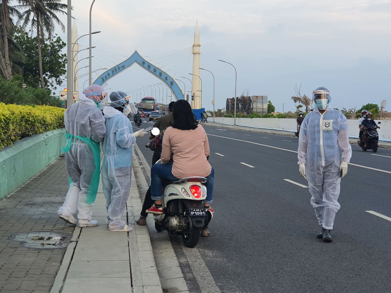 ކޮވިޑް-19: މިއަދު 1204 މީހުން ޕޮޒިޓިވްވެ، ބަލިޖެހިފައި ތިބިމީހުންގެ އަދަދު 10 ހާހުން މައްޗަށް