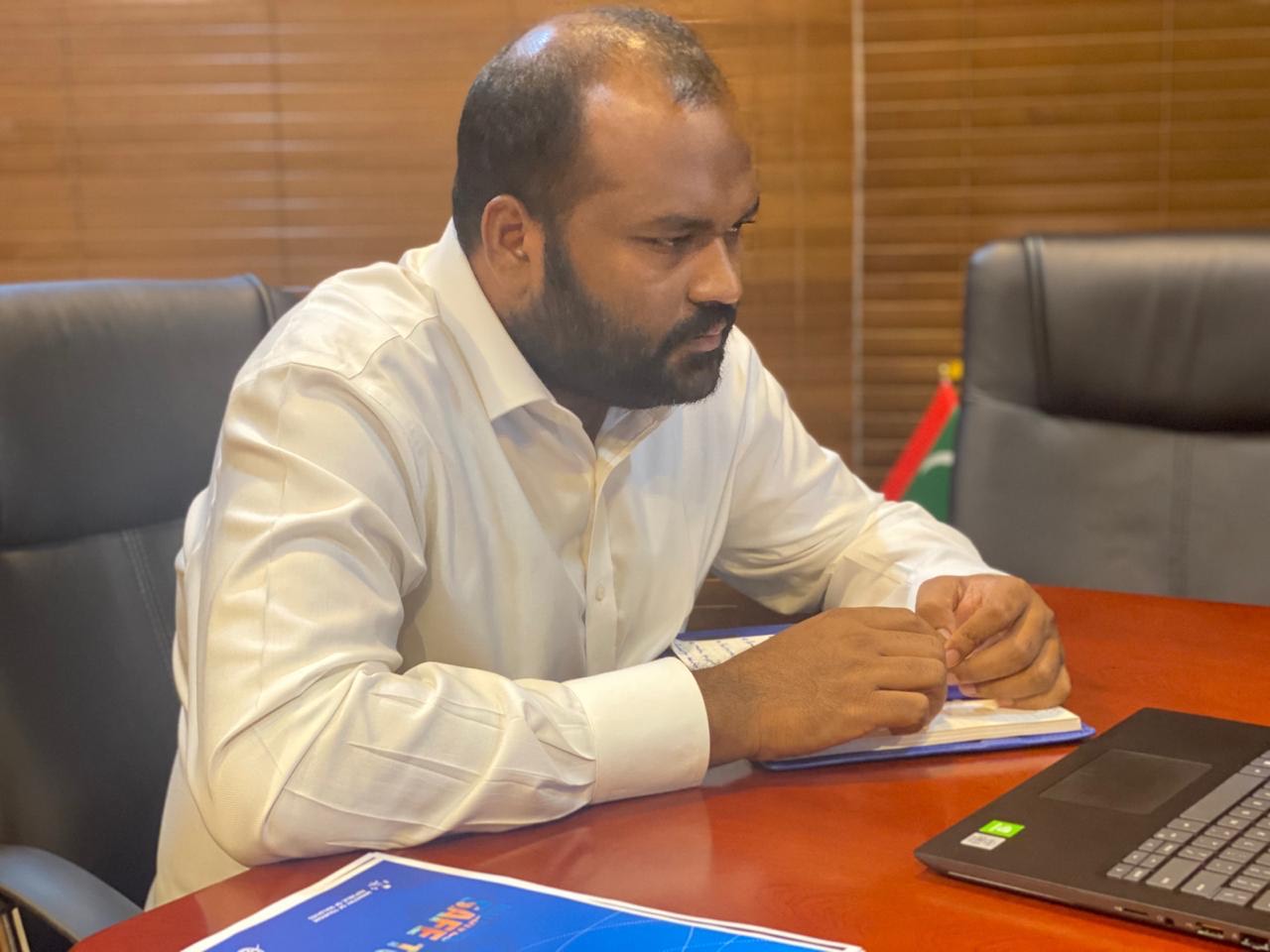 ސޭފް ޓޫރިޒަމް ގައިޑްލައިންގައި ހުރި ފީތަށް ކަނޑާލައިފި