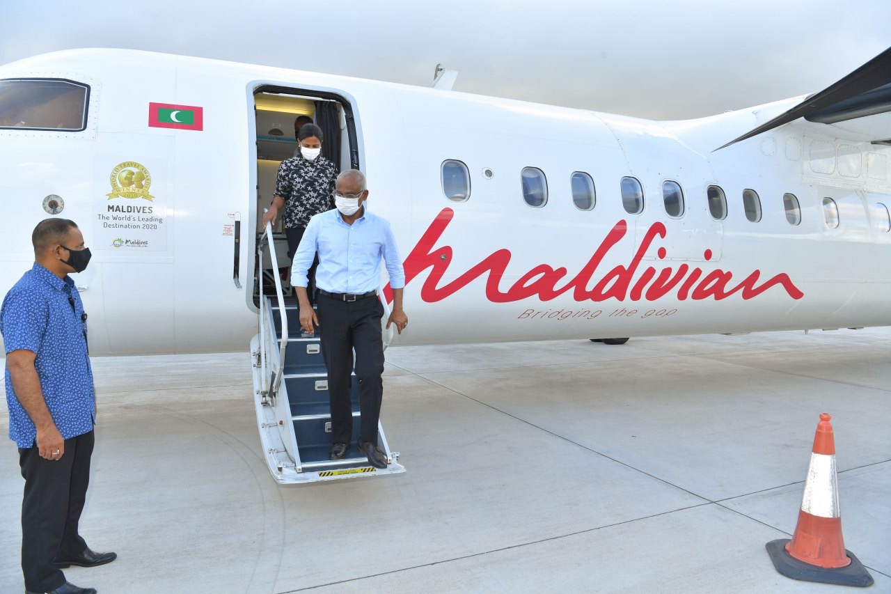 ލަންކާގެ ދަތުރުފުޅަށްފަހު ރައީސްގެ ދެކަނބަލުން މާލެ ވަޑައިގެންފި