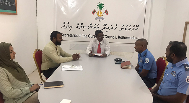 ތ. ގުރައިދޫ ކައުންސިލުން އެރަށު ޕޮލިސް ސްޓޭޝަނާއިއެކު ބޭއްވި ބައްދަލުވުމުގެ ތެރެއިން، ފޮޓޯ:ޕޮލިސް