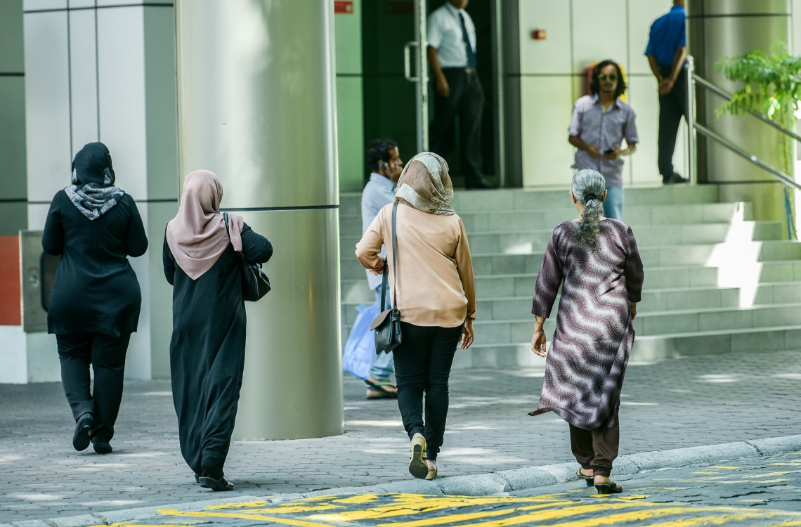 ކަޅު ހެދުމުގައި ނުކުމެ ސިވިލް ސަރވަޓުންގެ އިހުތިޖާޖު ފަށައިފި