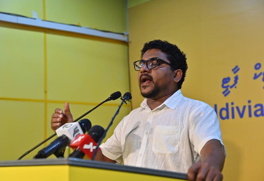 މުއިއްޒު ވެރިކަމަށް ނުގެނައިނަމަ 2 ލައްކައެއްހާ ރައްޔިތުންގެ ބޯހިޔާވަހިކަން އޮތީ ކަށަވަރުވެފަ: މައުރޫފް