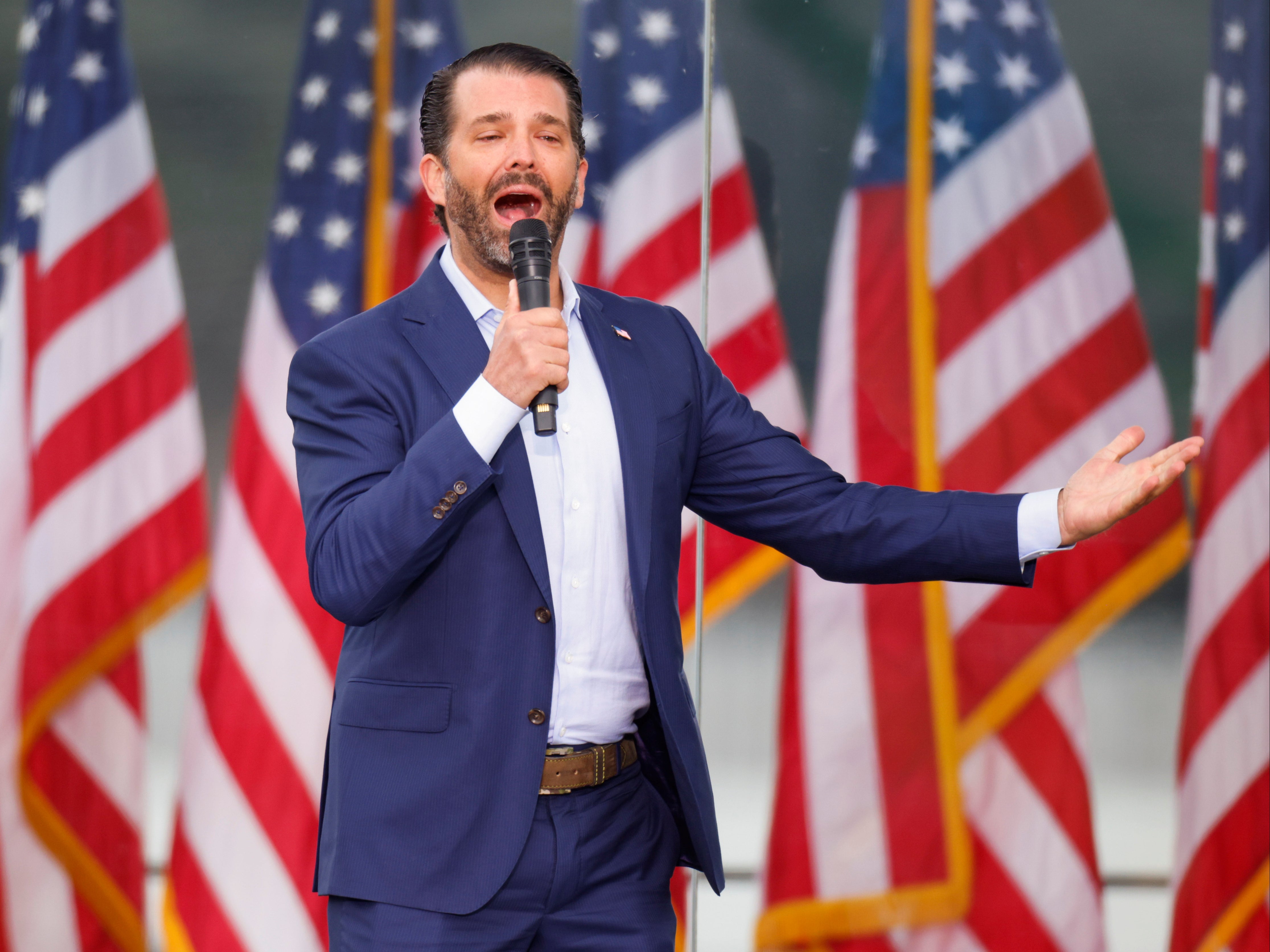 ޓްރަމްޕްގެ ޓްވިޓަރ އެކައުންޓް ބަންދު ކުރުމުން ޓްރަމްޕްގެ ދަރިކަލުން ރަތަށް