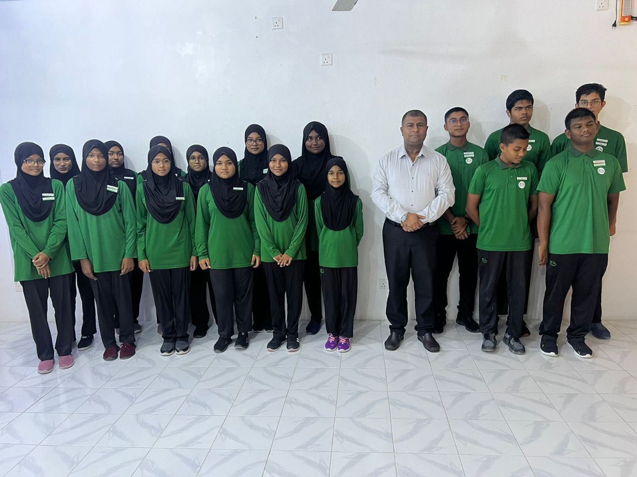 އަދަބީ މުބާރާތްތަކުގައި ބައިވެރިވާ ބައެއް ދަރިވަރުންނާ ވަޒީރު ބައްދަލުކުރައްވައިފި