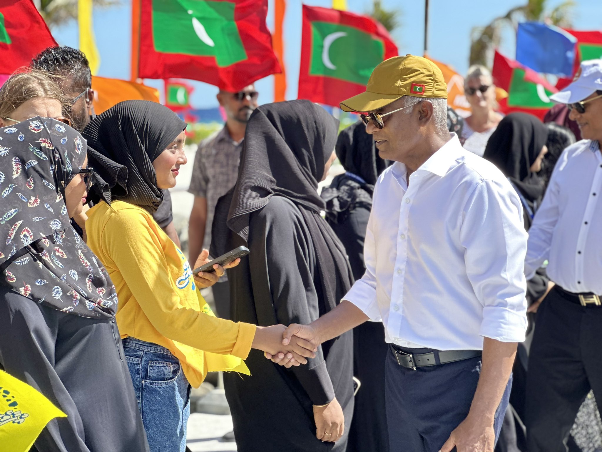 ގޮއިފުޅަފެހެންދޫ ފަޅުތެރޭގައި ރިސޯޓެއް ހަދައިދޭނަން: ރައީސް