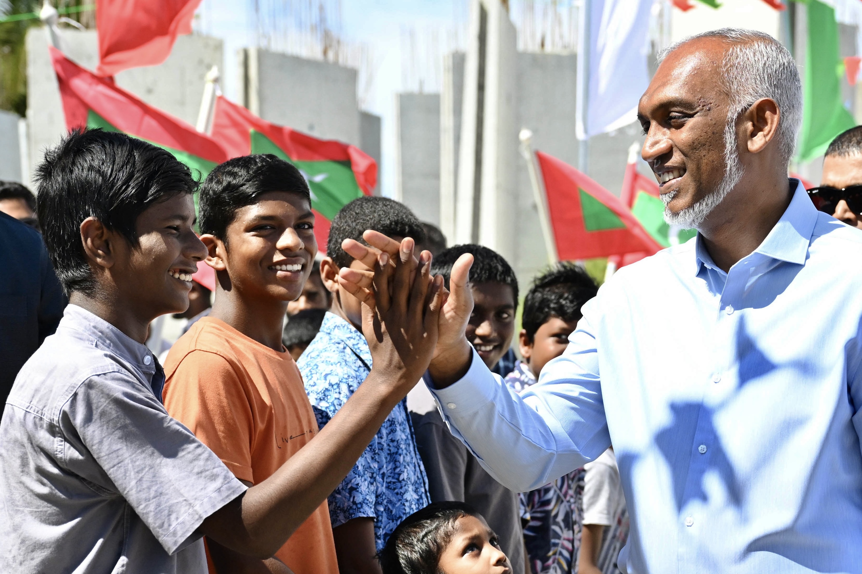 އދ. އަތޮޅަށް ކުރެއްވި ދަތުރުފުޅު ނިންމަވާލެއްވުމަށްފަހު ރައީސް މާލެ ވަޑައިގެންފި