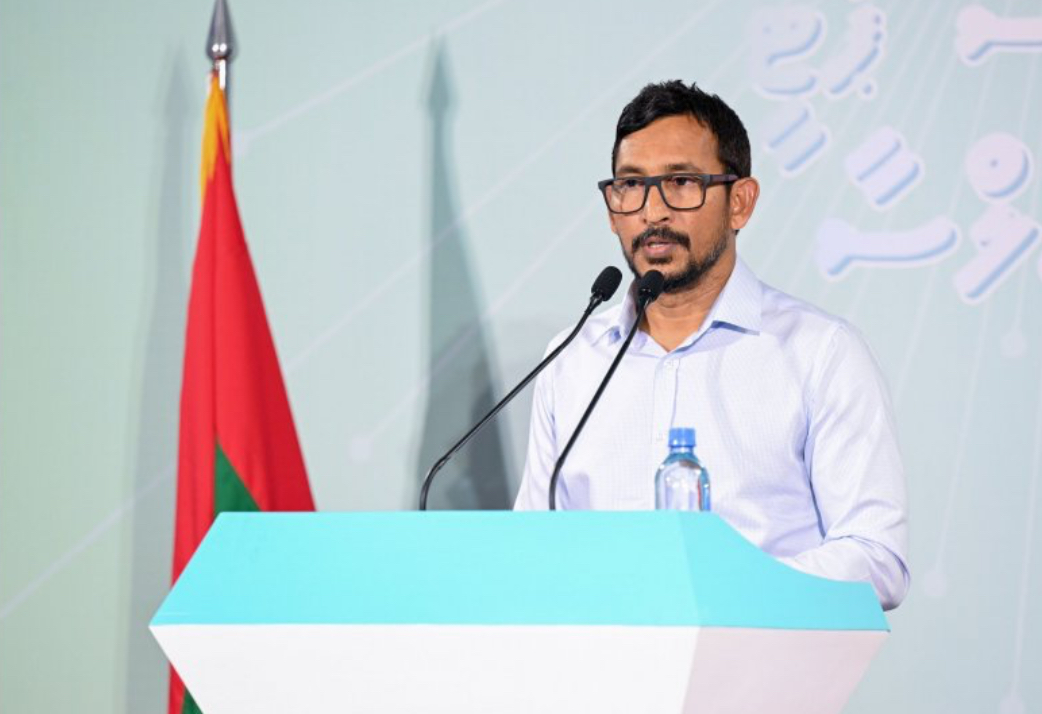 ހުއްޓިފައިވާ މަޝްރޫޢުތައް ރައްޔިތުން އެދޭގޮތަށް ރައީސް މުއިއްޒު ނިންމައިދޭނެ: ފަލާހް