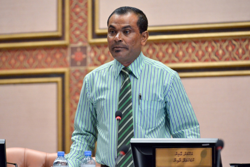 ކުންފުނިތަކަށް ފައިސާ ނުދައްކާނަމަ ދައުލަތްވެސް ޖޫރިމަނާ ކުރެވެންޖެހޭނެ: އާމިރު